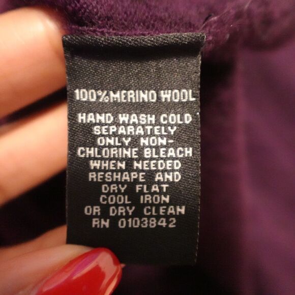 Neiman Marcus Men XL Merino Wool Pullover V-Neck Sweater Modern Fit Purple READ - Picture 5 of 7